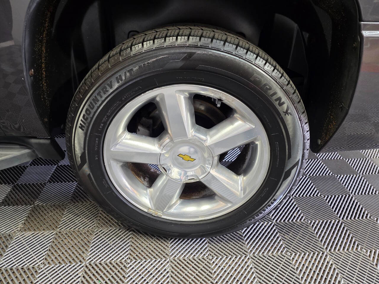 Used 2011 Chevrolet Suburban LTZ image 37