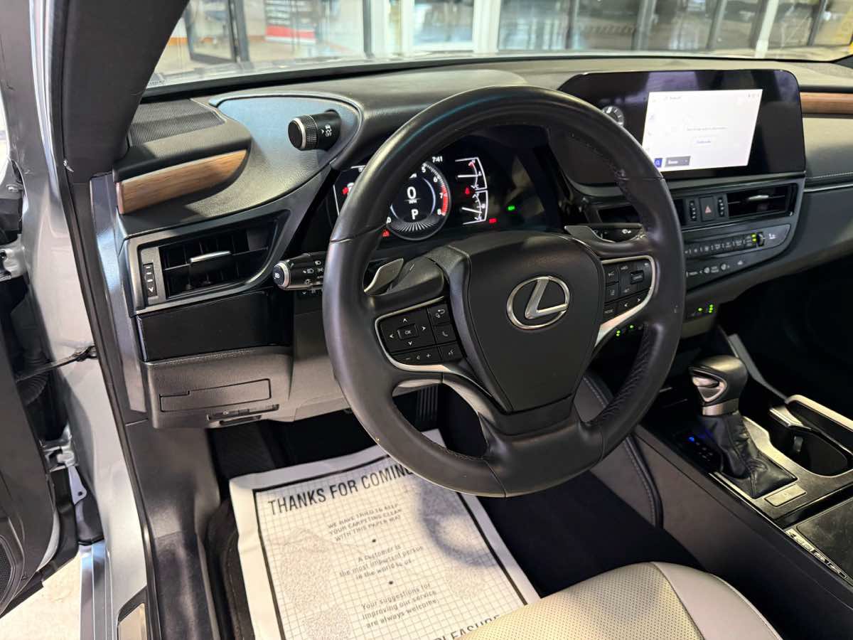 Used 2024 Lexus ES 350 w/ Premium Package FWD image 31