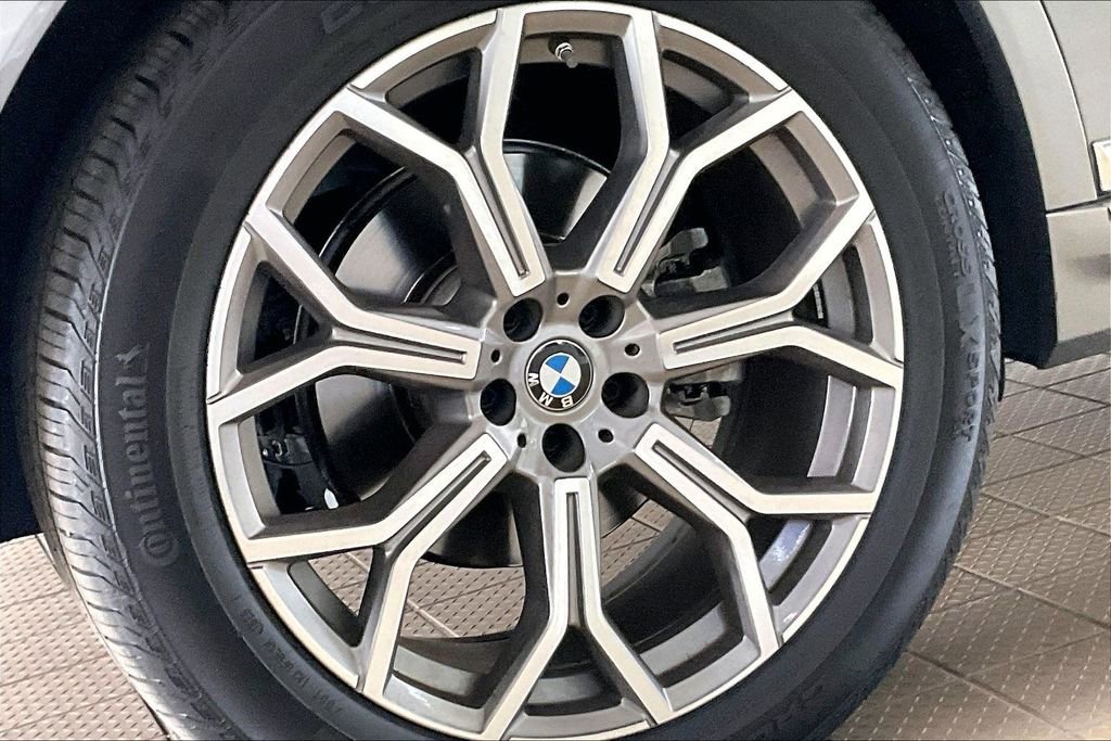 Used 2026 BMW X7 xDrive40i AWD/4WD image 36