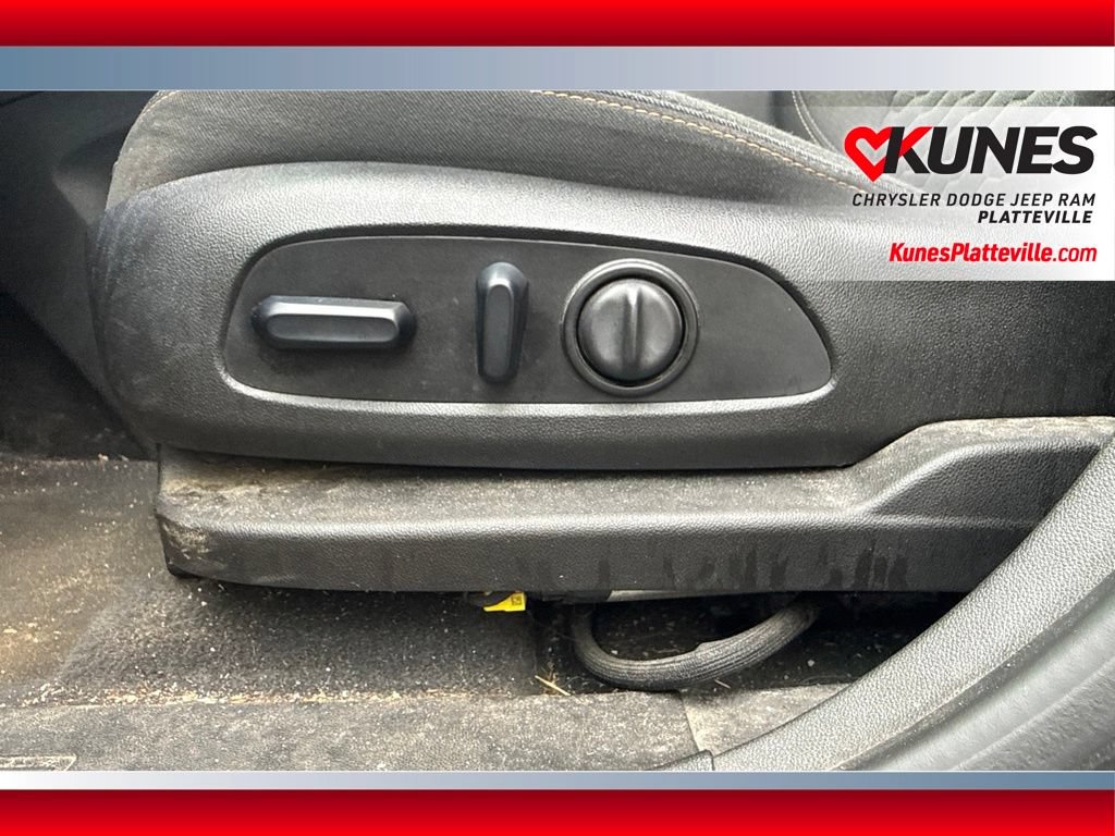 Used 2018 Chevrolet Equinox LT FWD image 23