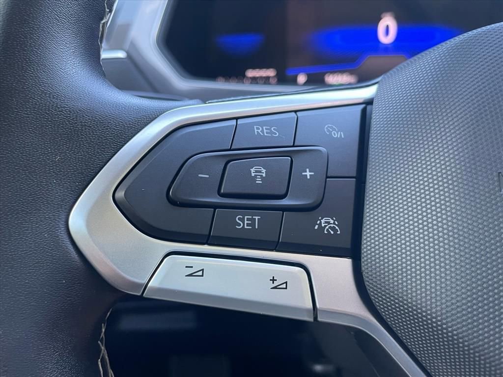 Used 2023 Volkswagen Tiguan SE w/ Panoramic Sunroof Package FWD image 22