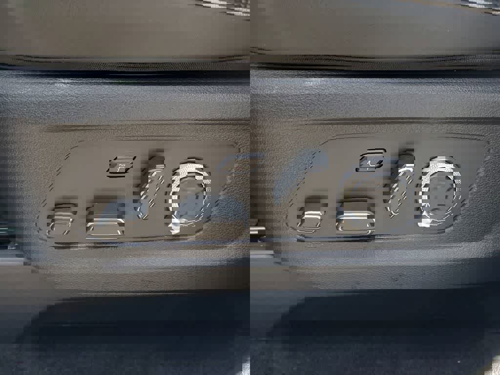 Used 2024 Hyundai Palisade Calligraphy image 21