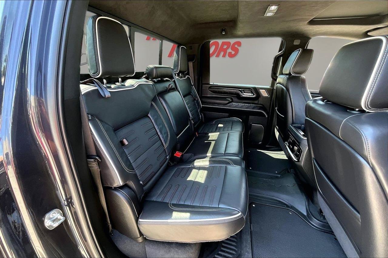 Used 2025 GMC Sierra 2500 AT4X AWD/4WD image 27