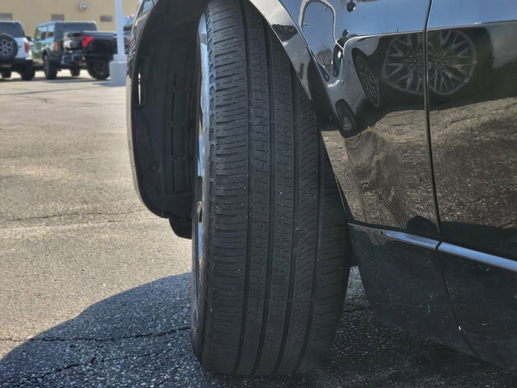 Used 2020 Land Rover Range Rover Sport HSE image 28