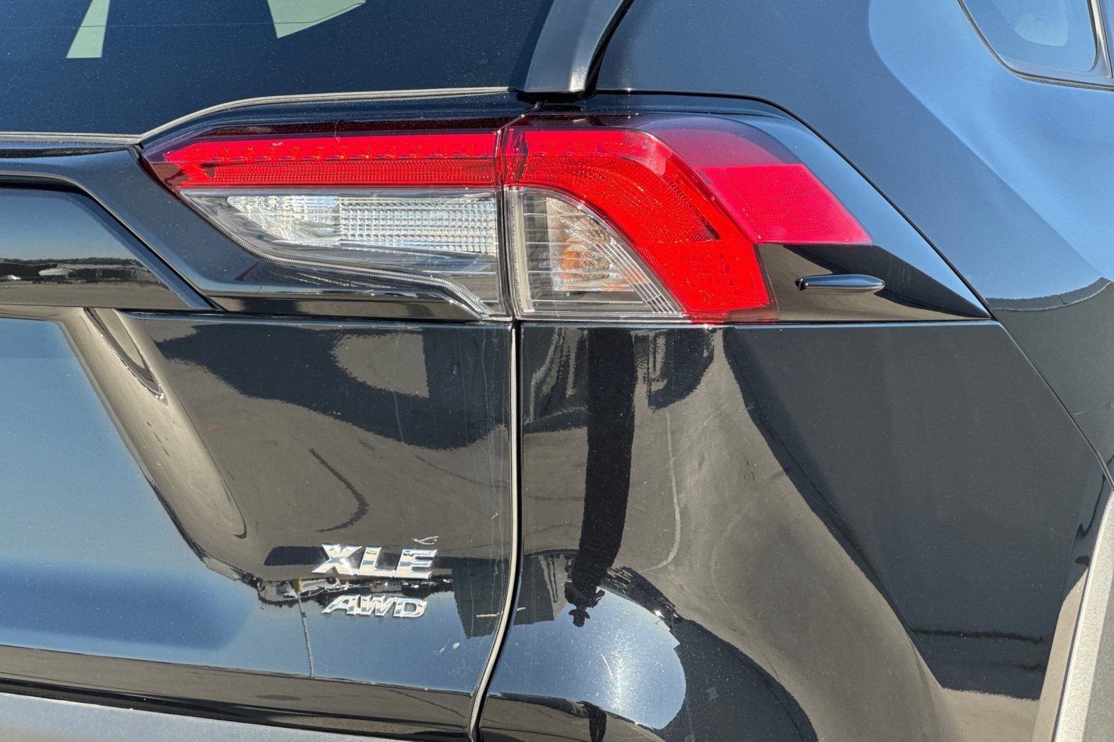 Used 2025 Toyota RAV4 XLE w/ Convenience Package image 11