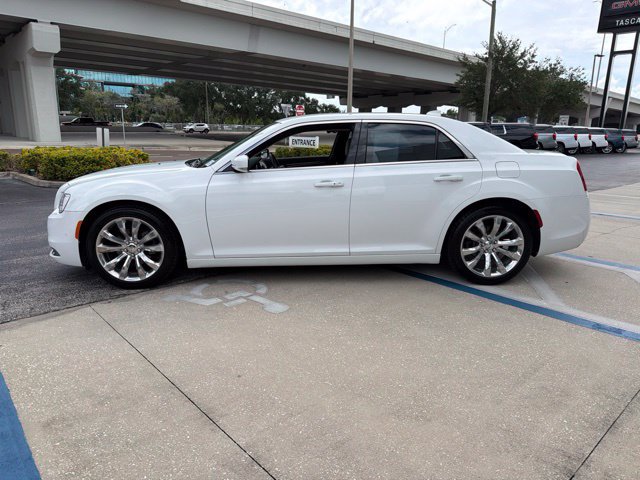Used 2019 Chrysler 300 Touring L w/ Quick Order Package 22F RWD image 4