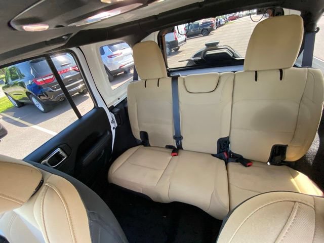 Used 2023 Jeep Wrangler Unlimited Sahara w/ LED Lighting Group AWD/4WD image 15
