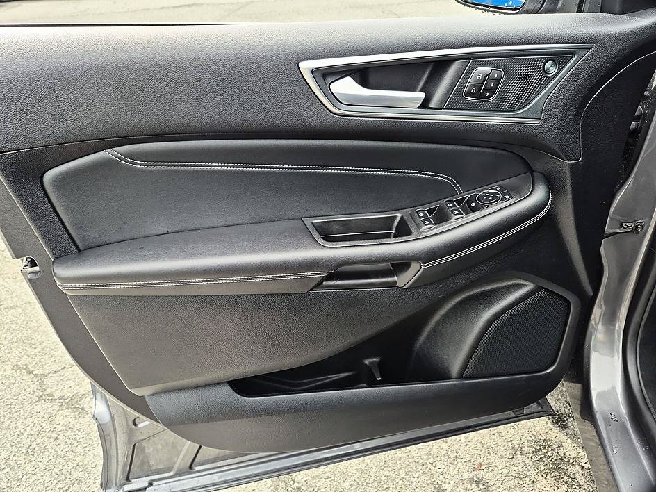 Used 2024 Ford Edge Titanium AWD/4WD image 12