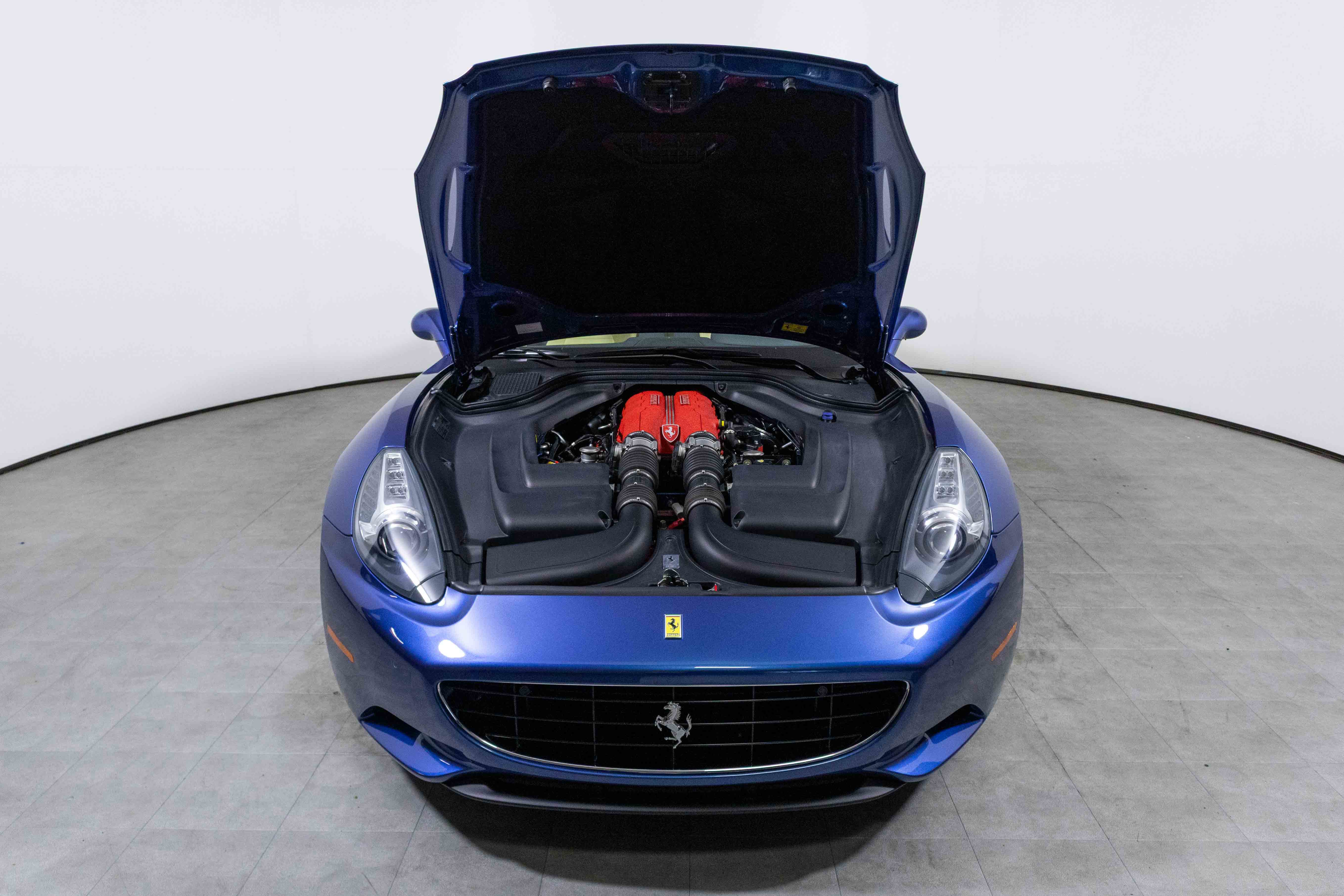 Used 2010 Ferrari California image 11