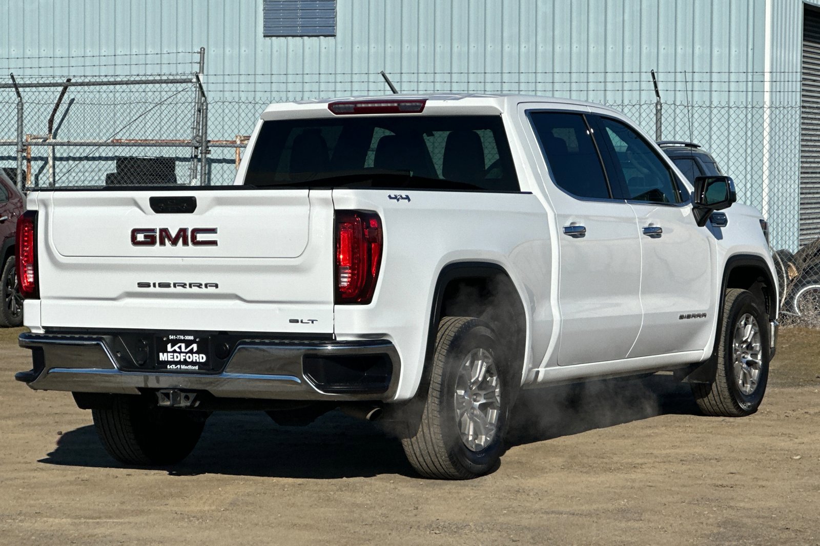 Used 2024 GMC Sierra 1500 SLT image 4
