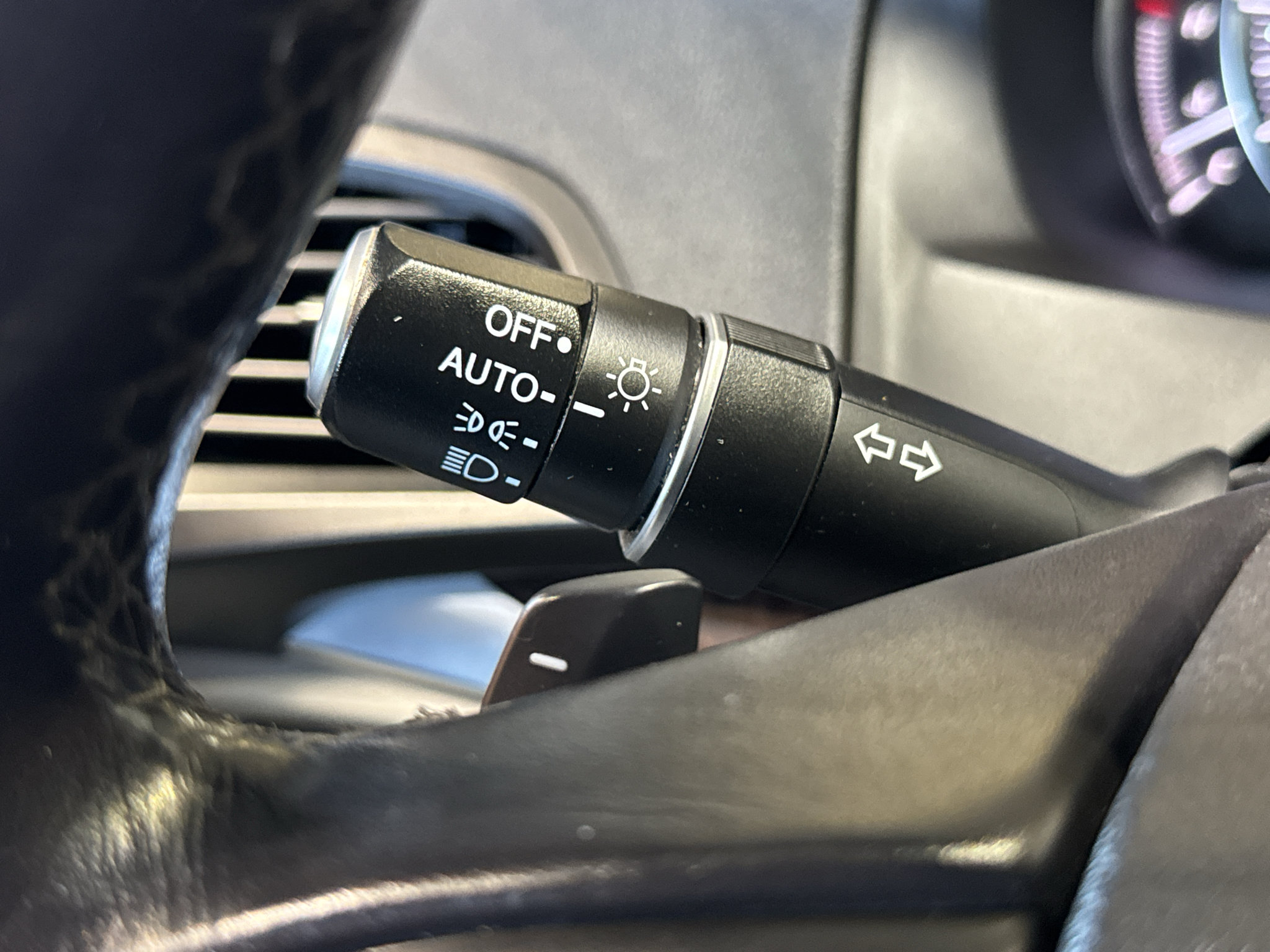 Used 2020 Acura MDX FWD image 25