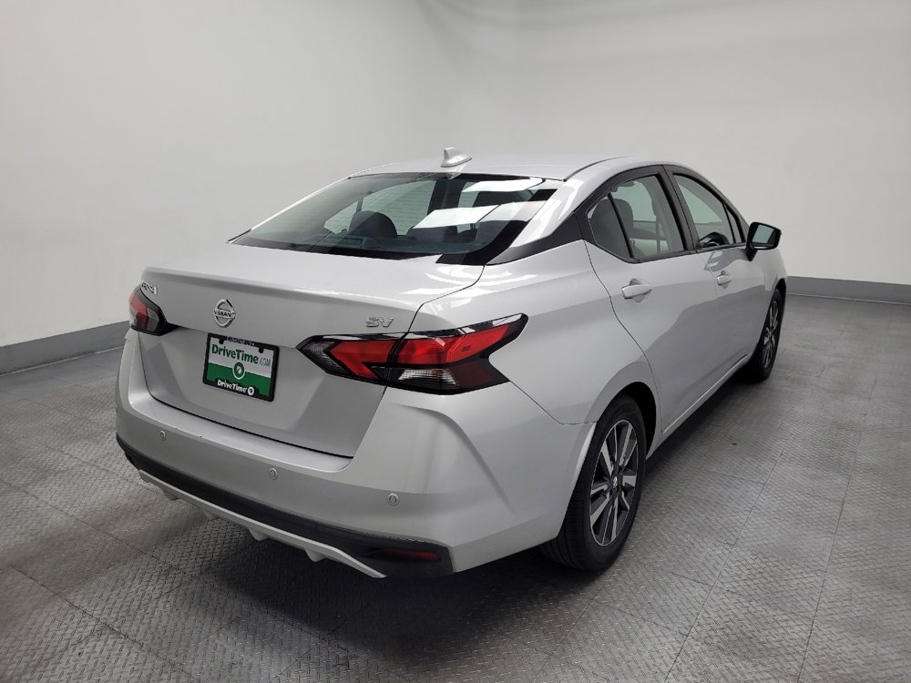 Used 2021 Nissan Versa SV FWD image 9