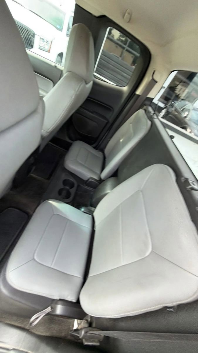Used 2018 Chevrolet Colorado W/T AWD/4WD image 35