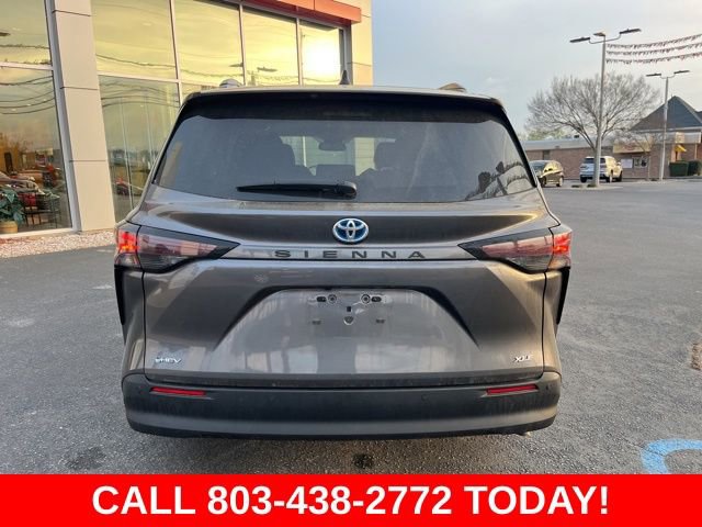 Used 2025 Toyota Sienna XLE image 34