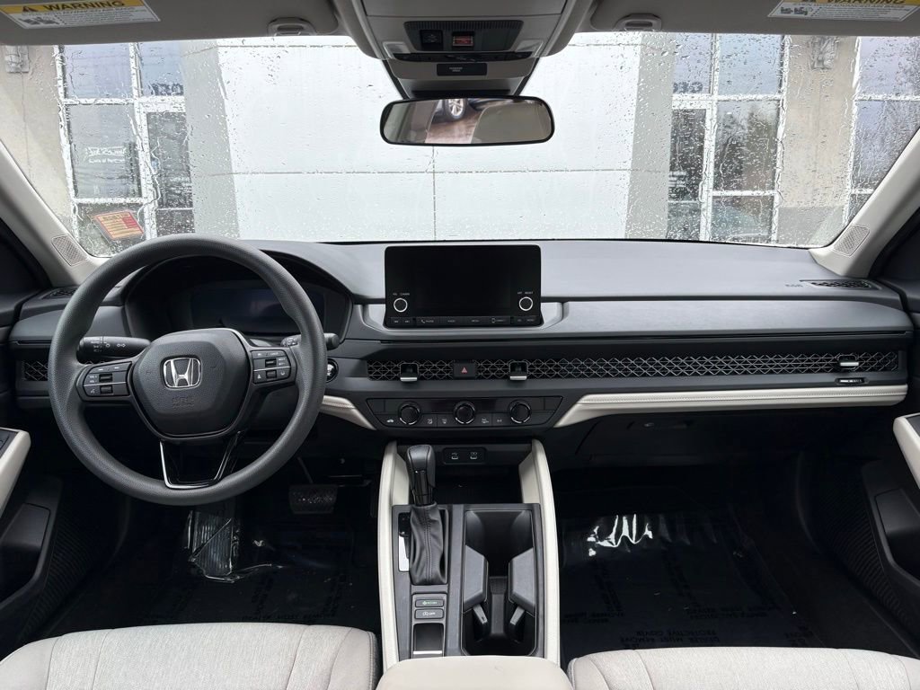 Used 2025 Honda Accord SE image 18