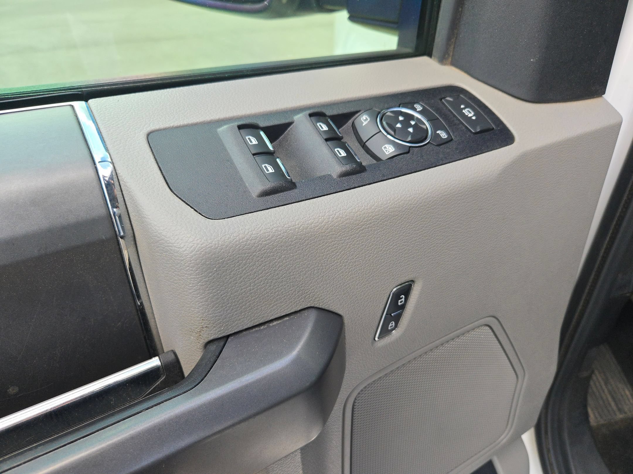 Used 2020 Ford F250 XLT w/ XLT Premium Package AWD/4WD image 12