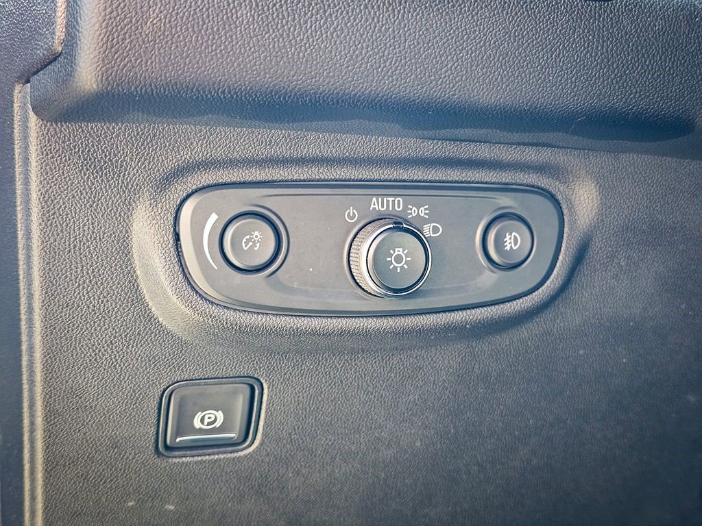 Certified 2021 GMC Terrain SLT image 17