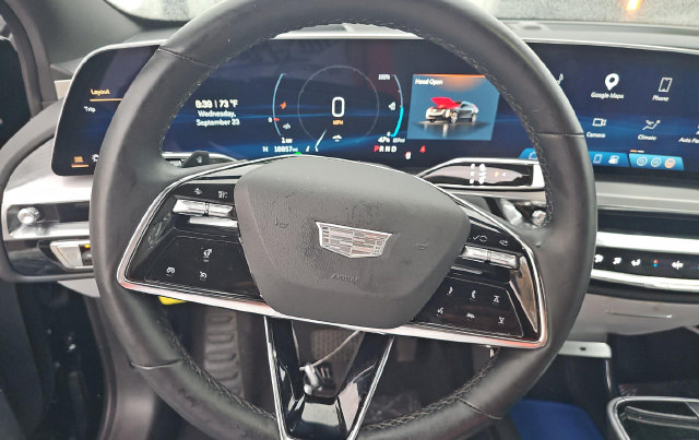Used 2024 Cadillac Lyriq Luxury AWD/4WD image 8
