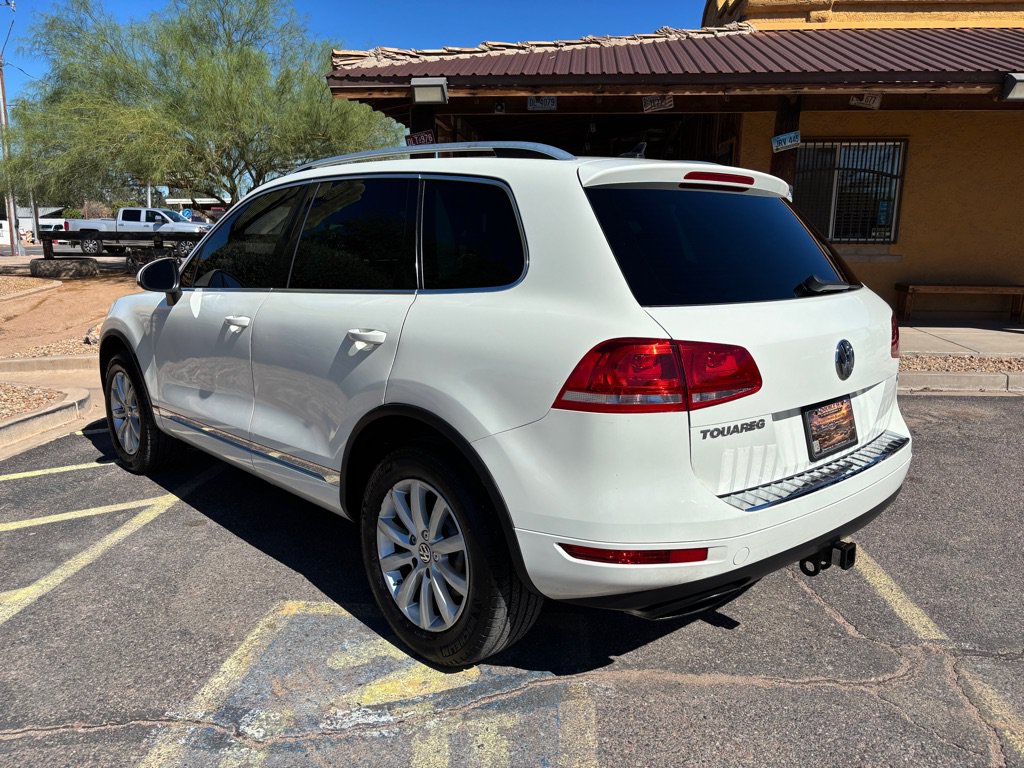 Used 2011 Volkswagen Touareg Sport AWD/4WD image 9