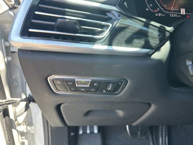 Used 2020 BMW X7 xDrive40i w/ M Sport Package AWD/4WD image 25