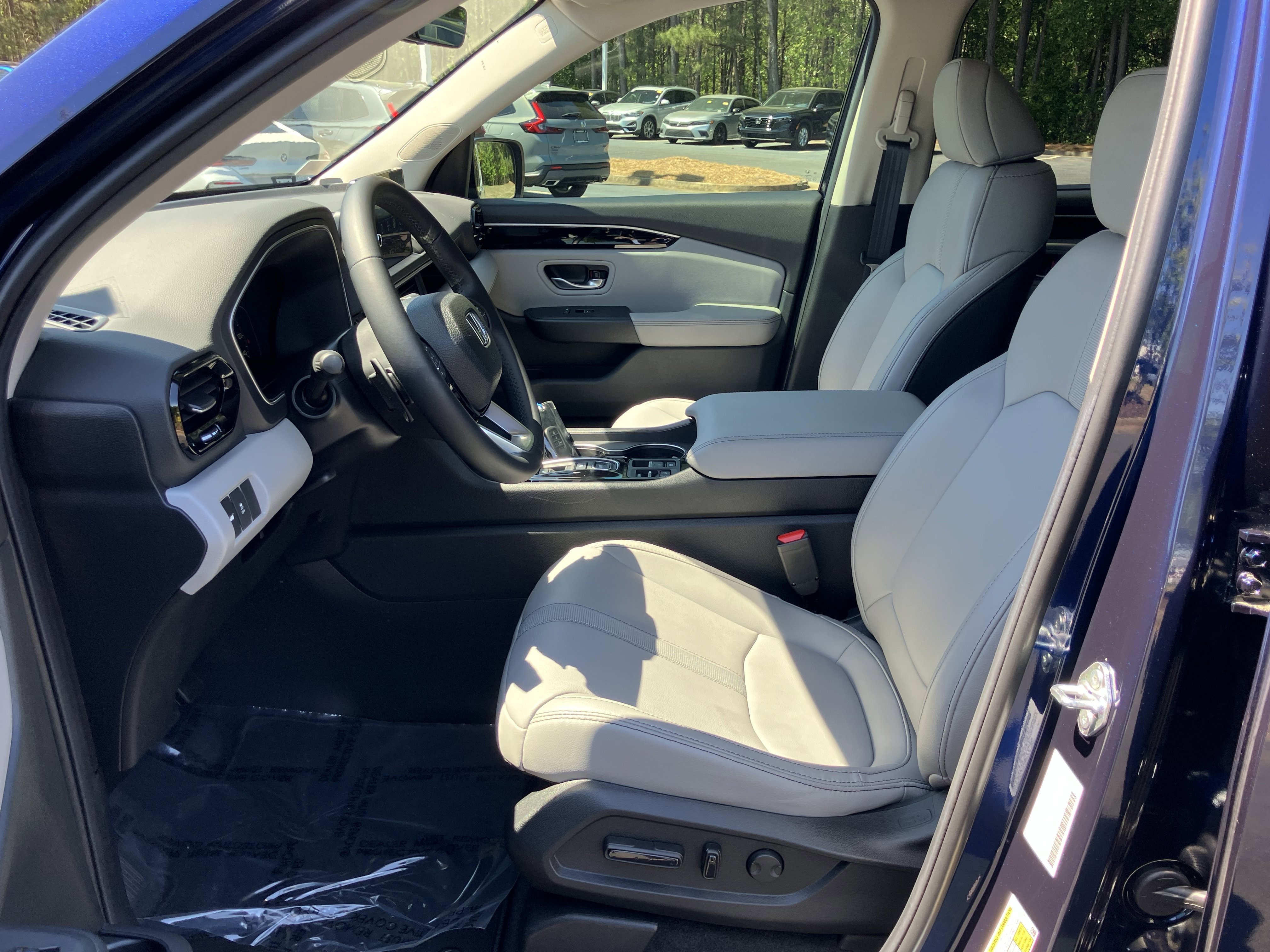 Used 2025 Honda Pilot EX-L image 16