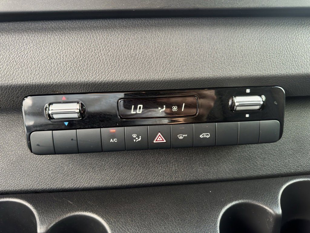 Used 2024 Mercedes-Benz Sprinter 2500 image 35