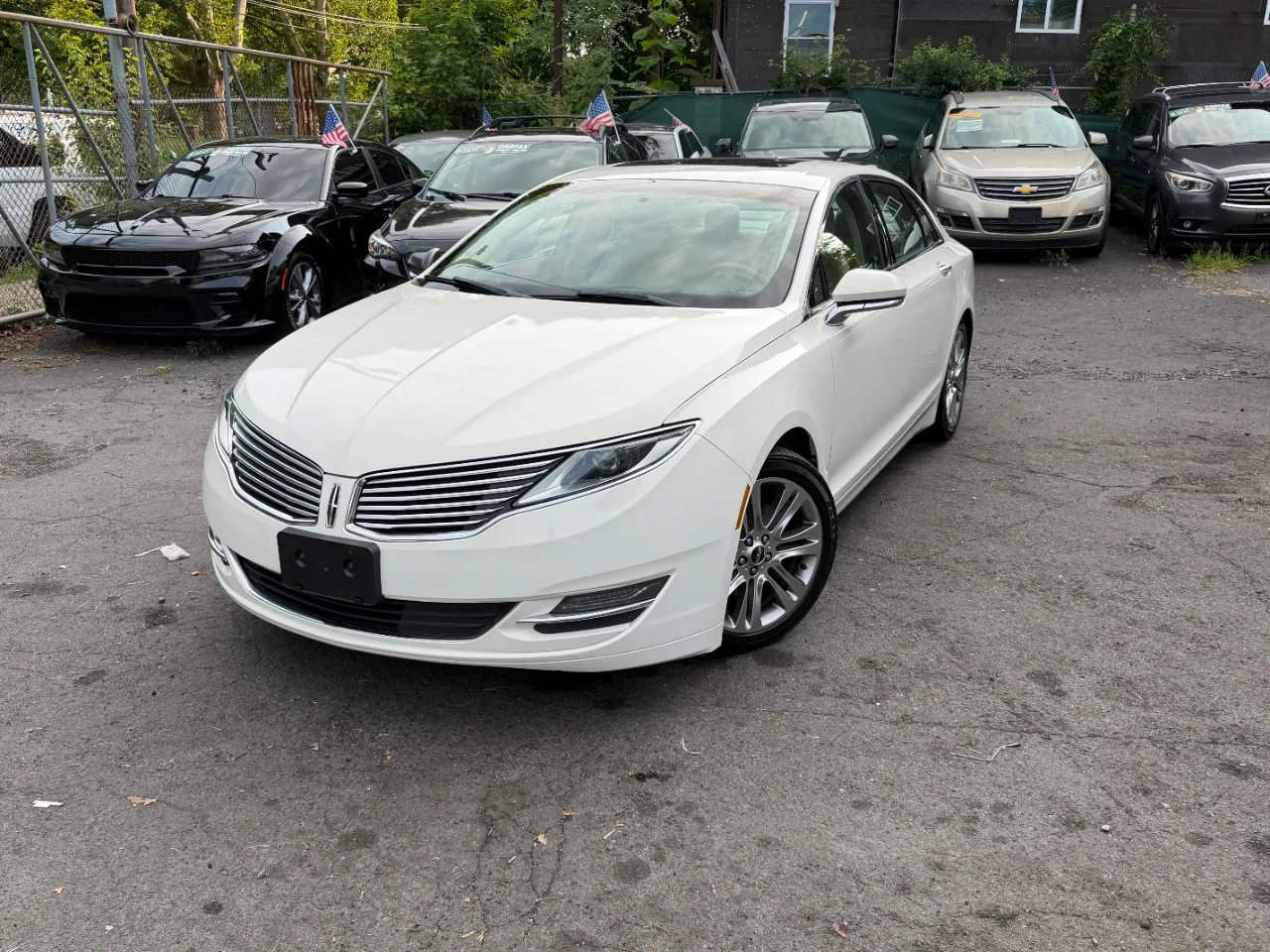 Used 2013 Lincoln MKZ FWD image 3