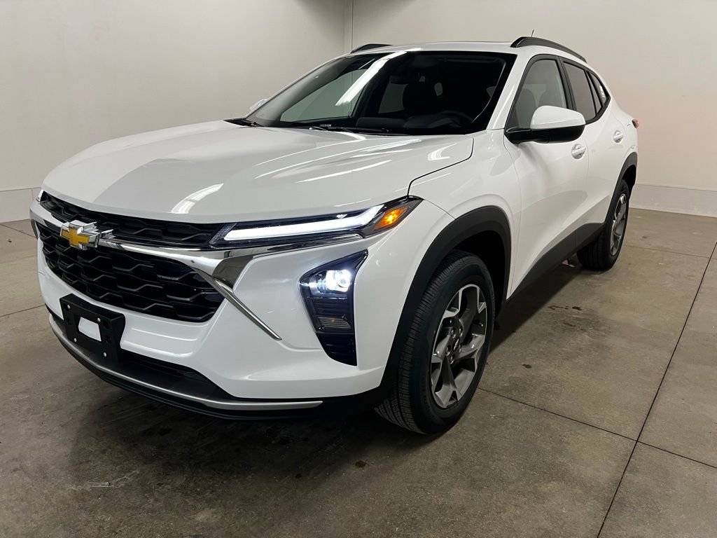 New 2026 Chevrolet Trax LT w/ Sunroof Package image 8