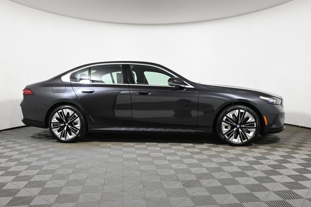 Used 2026 BMW 530i xDrive w/ Premium Package AWD/4WD image 8