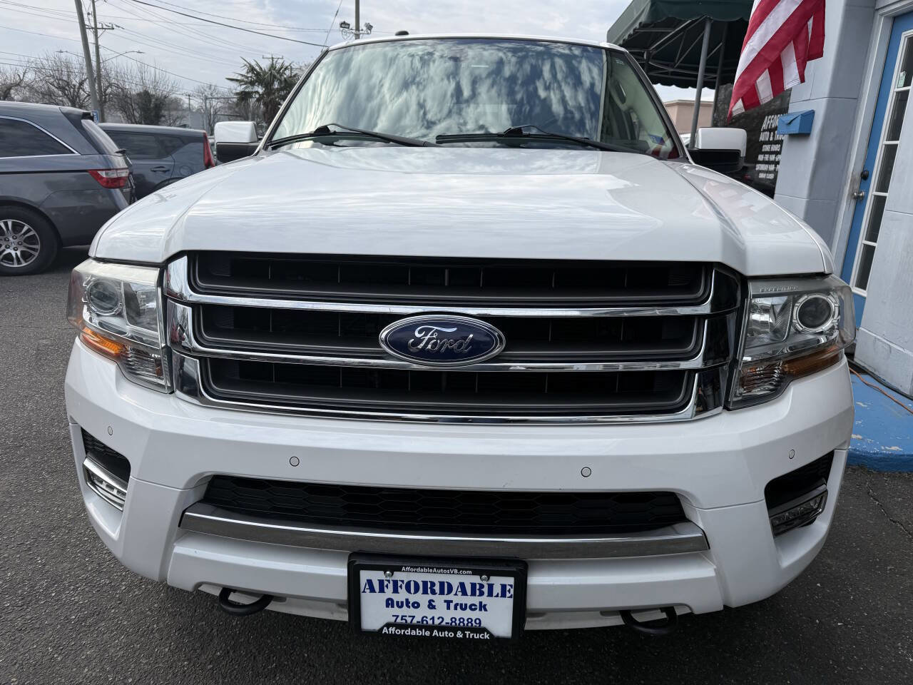 Used 2017 Ford Expedition EL Limited w/ Equipment Group 301A image 9