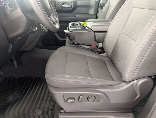 Used 2025 Chevrolet Silverado 1500 Custom w/ Turbomax Blackout Package image 13