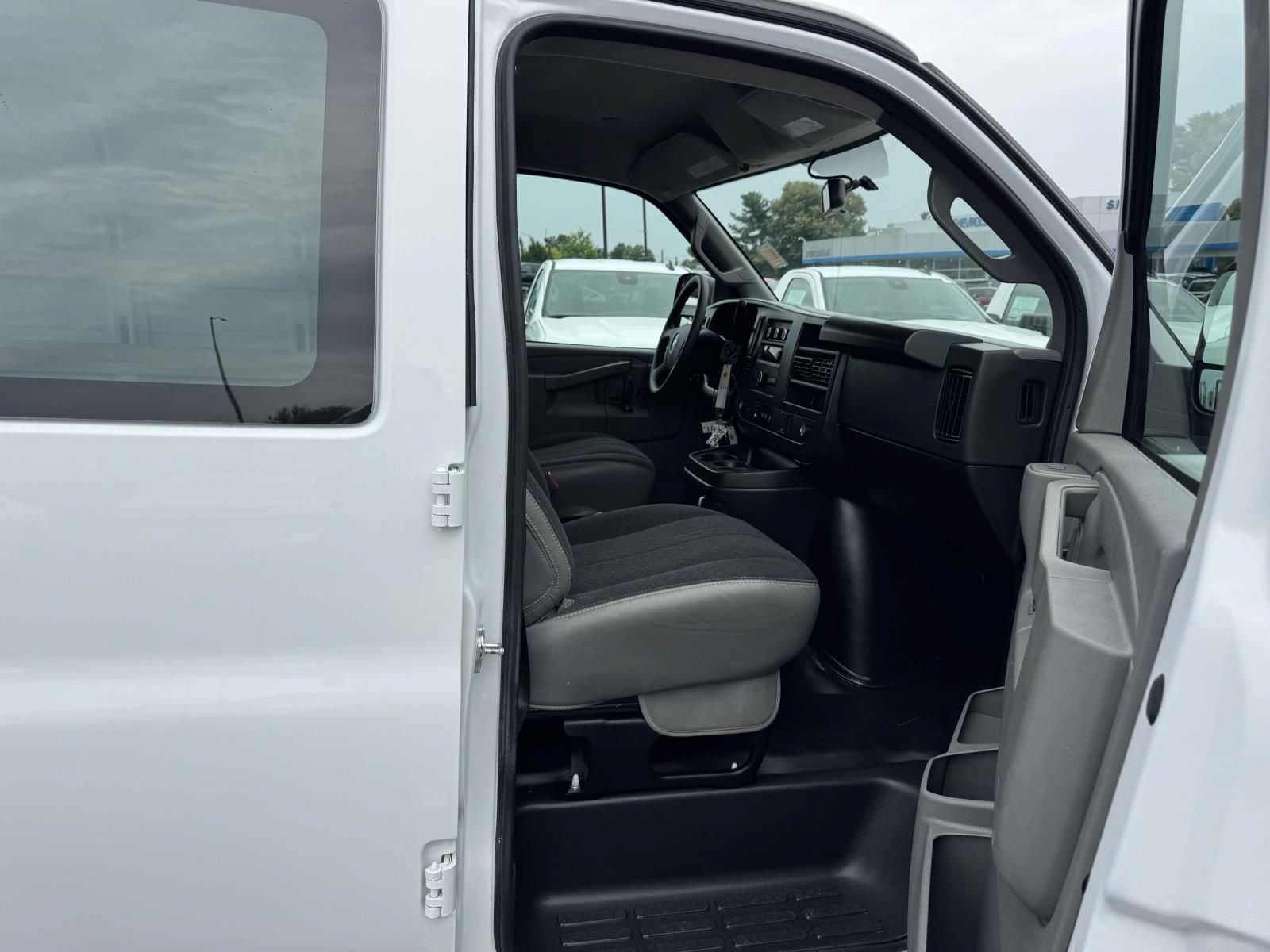 Used 2025 Chevrolet Express 2500 w/ Driver Convenience Package RWD image 14