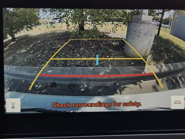 Used 2025 Toyota Camry SE w/ Convenience Package FWD image 16