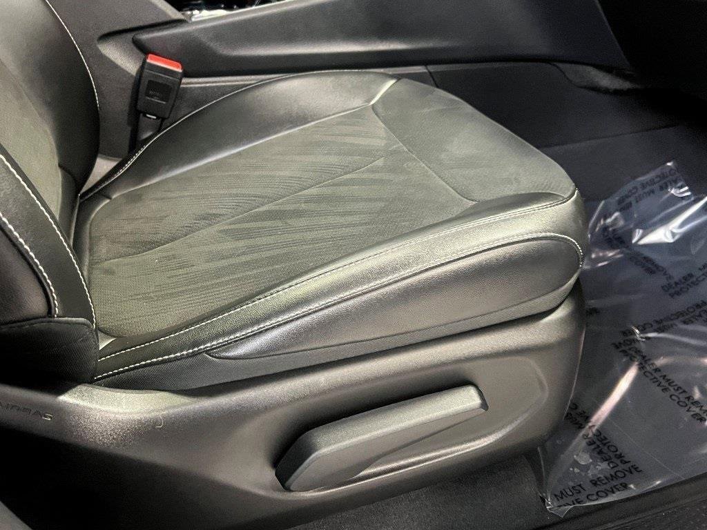 Used 2023 Jeep Grand Cherokee Altitude image 14