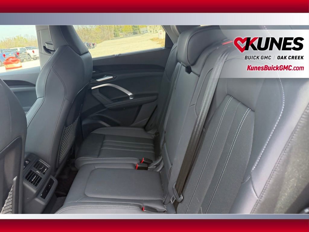 Used 2025 Audi Q5 Premium Plus AWD/4WD image 7