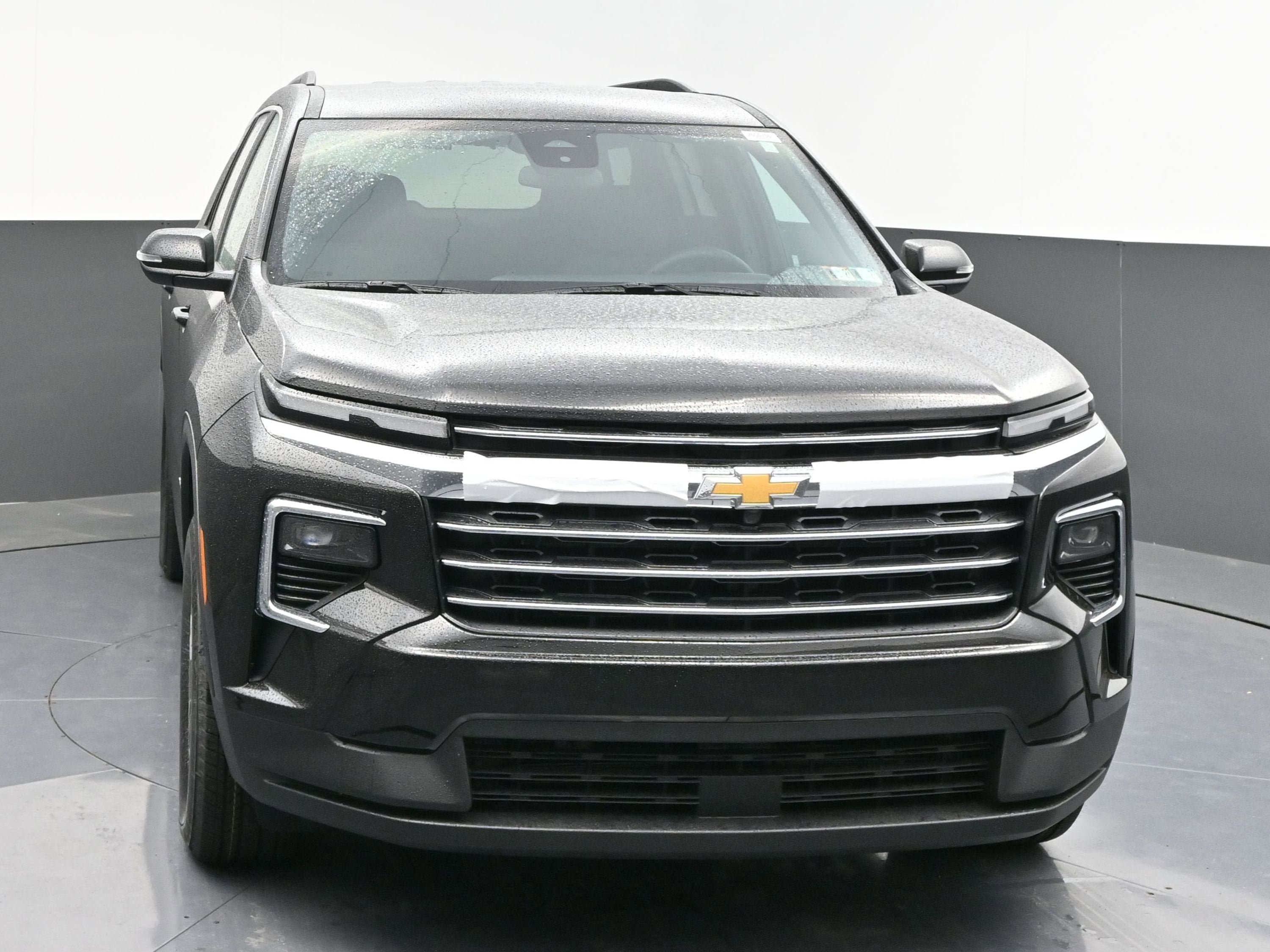 New 2026 Chevrolet Traverse LT FWD image 2