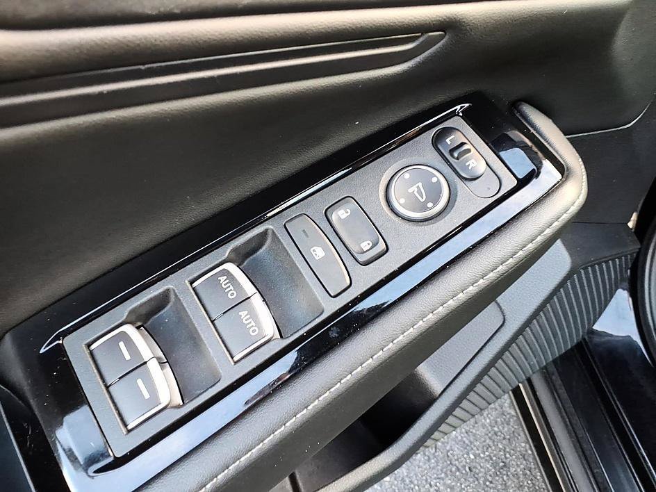 Certified 2023 Honda Accord Touring image 11