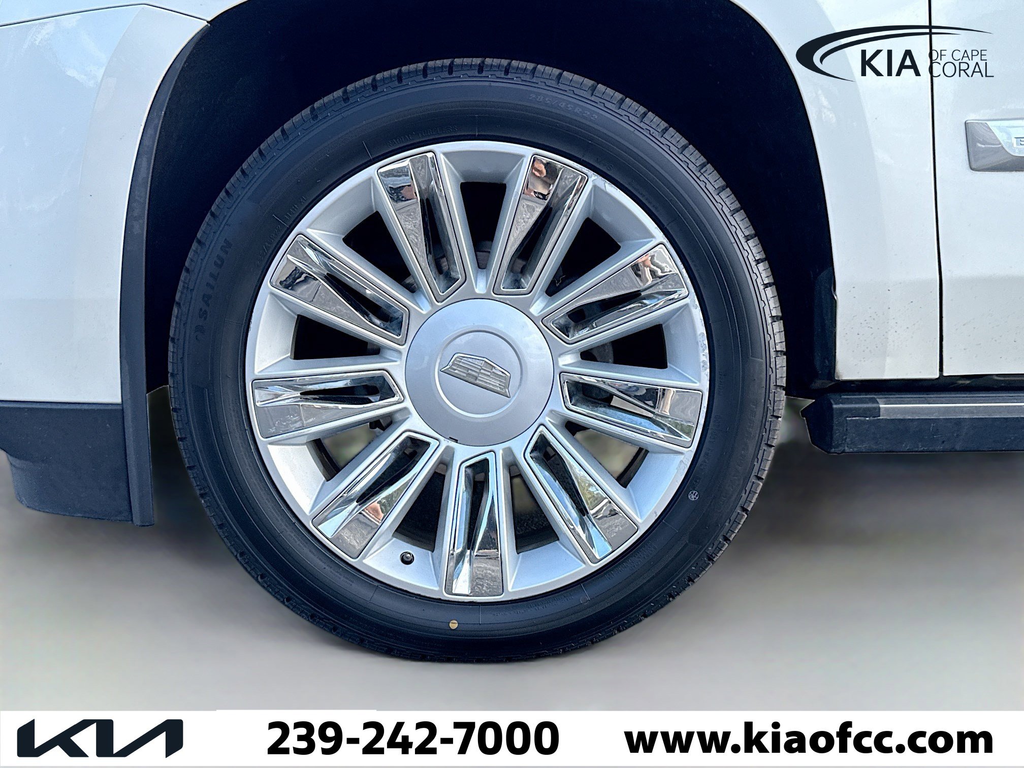 Used 2015 Cadillac Escalade ESV Platinum image 43