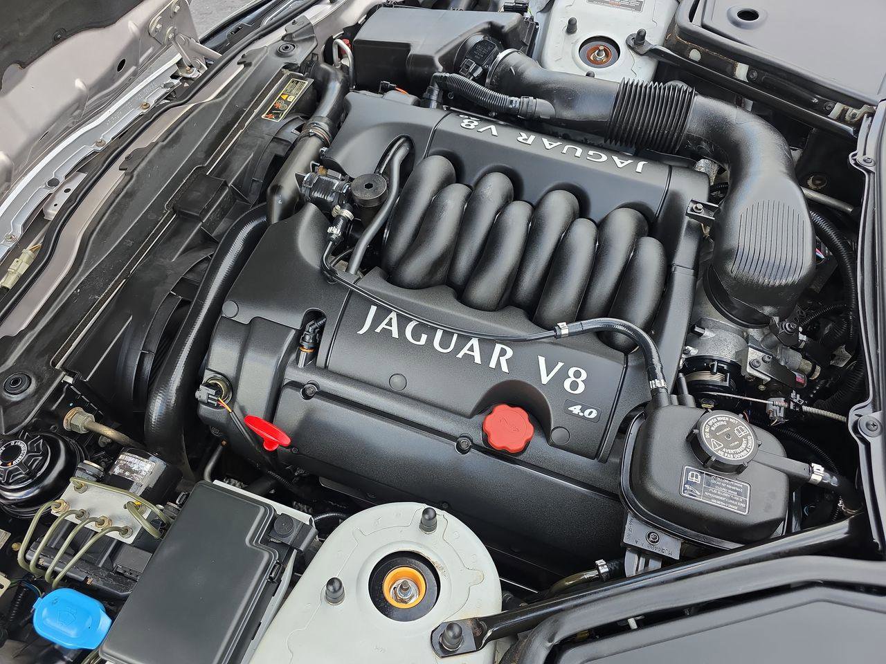 Used 2000 Jaguar XK8 Convertible RWD image 13