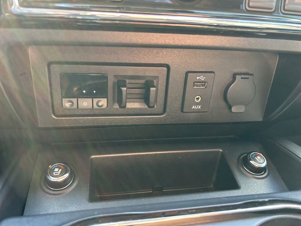 Used 2017 Nissan Titan Platinum Reserve image 27