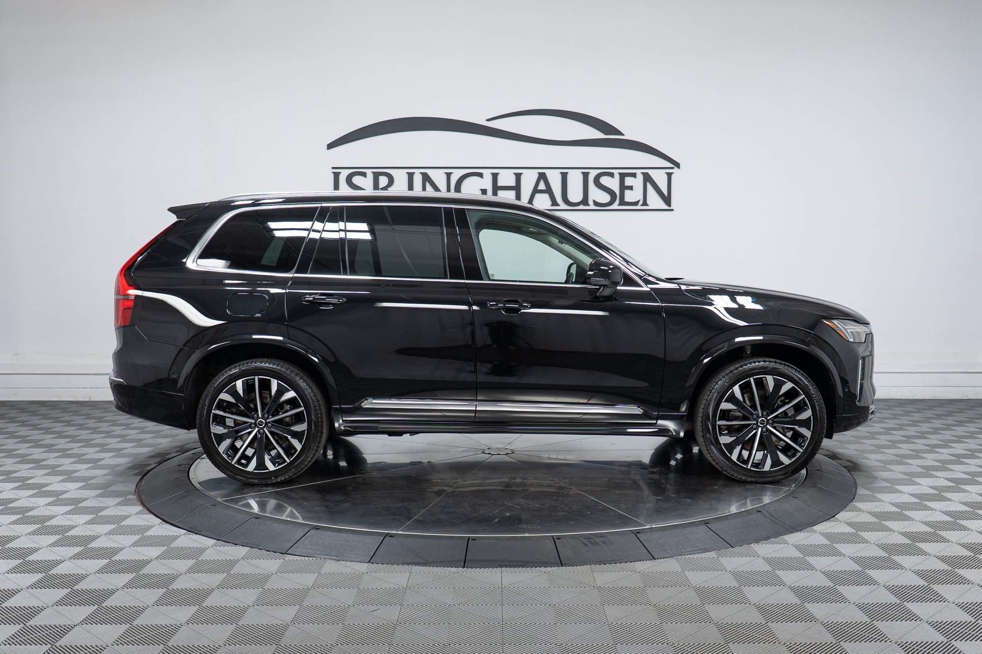 New 2026 Volvo XC90 T8 Plus w/ Protection Package Premier AWD/4WD image 4