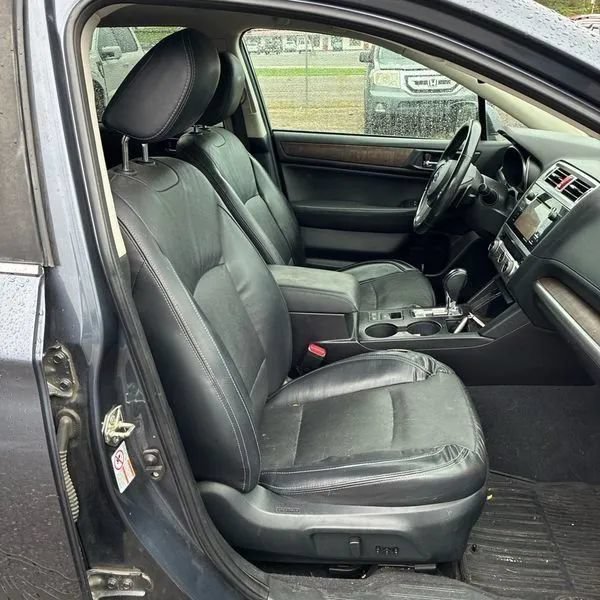 Used 2017 Subaru Outback 2.5i Limited AWD/4WD image 18