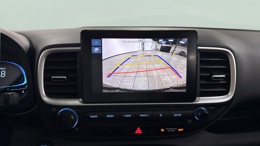 Used 2025 Hyundai Venue SEL FWD image 27
