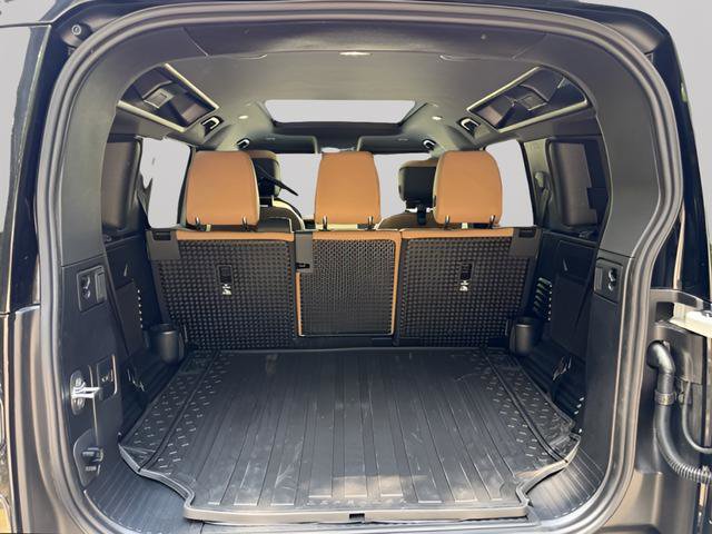 New 2026 Land Rover Defender 110 X-Dynamic SE AWD/4WD image 28
