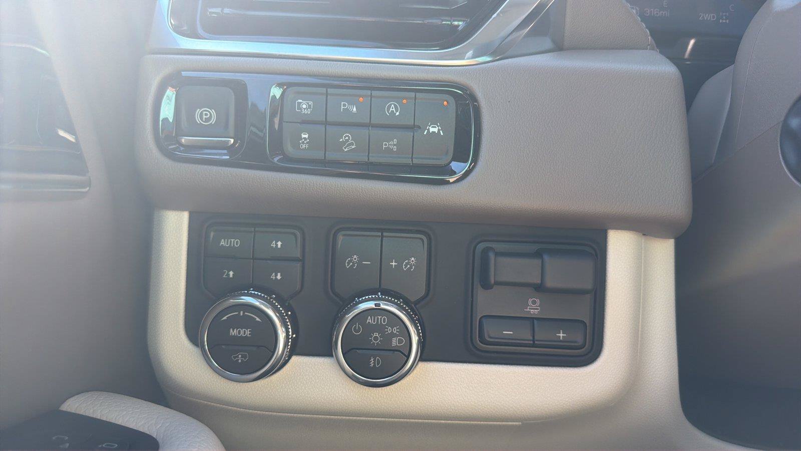 New 2026 GMC Yukon XL Denali w/ Denali Reserve Package AWD/4WD image 15