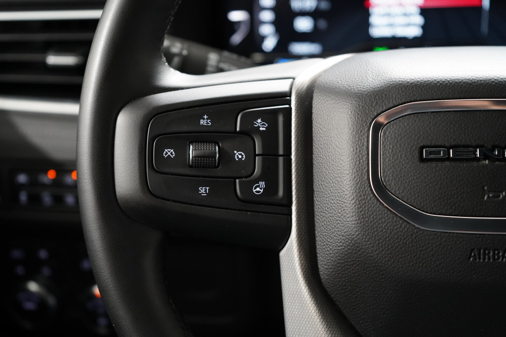 Used 2023 GMC Yukon Denali AWD/4WD image 14