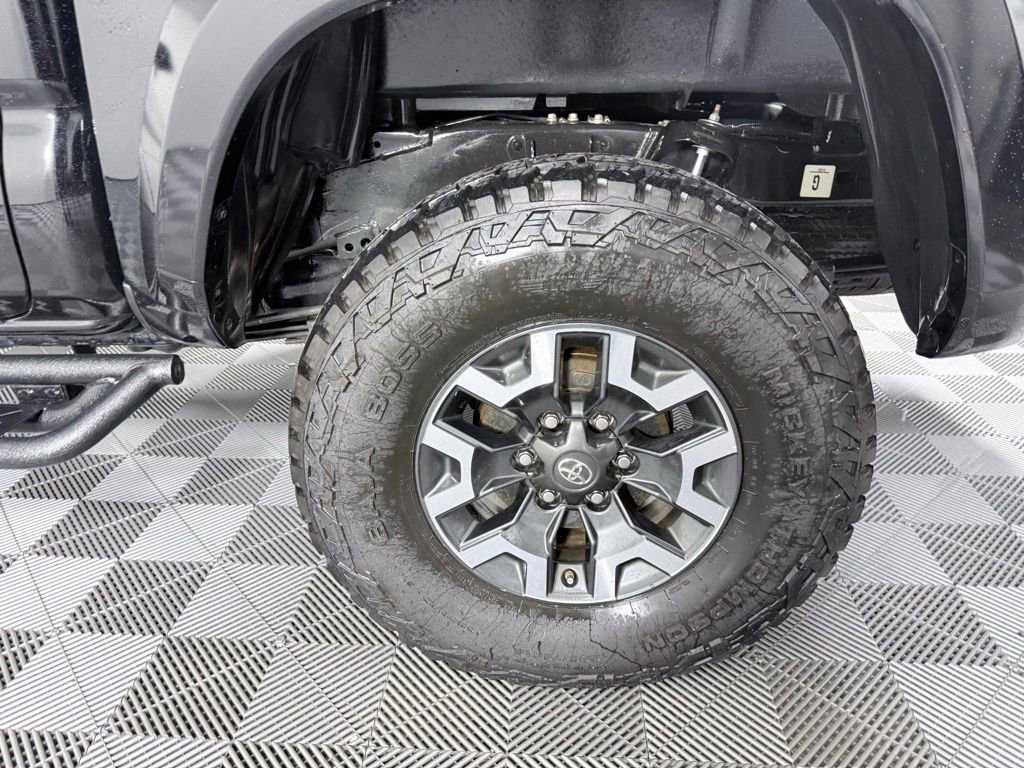 Used 2023 Toyota Tacoma SR5 w/ Technology Package image 28