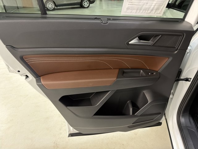 Certified 2023 Volkswagen Atlas SEL R-Line AWD/4WD image 24