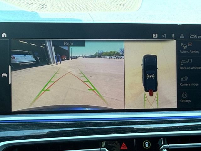 Used 2021 BMW X7 xDrive40i w/ M Sport Package image 9