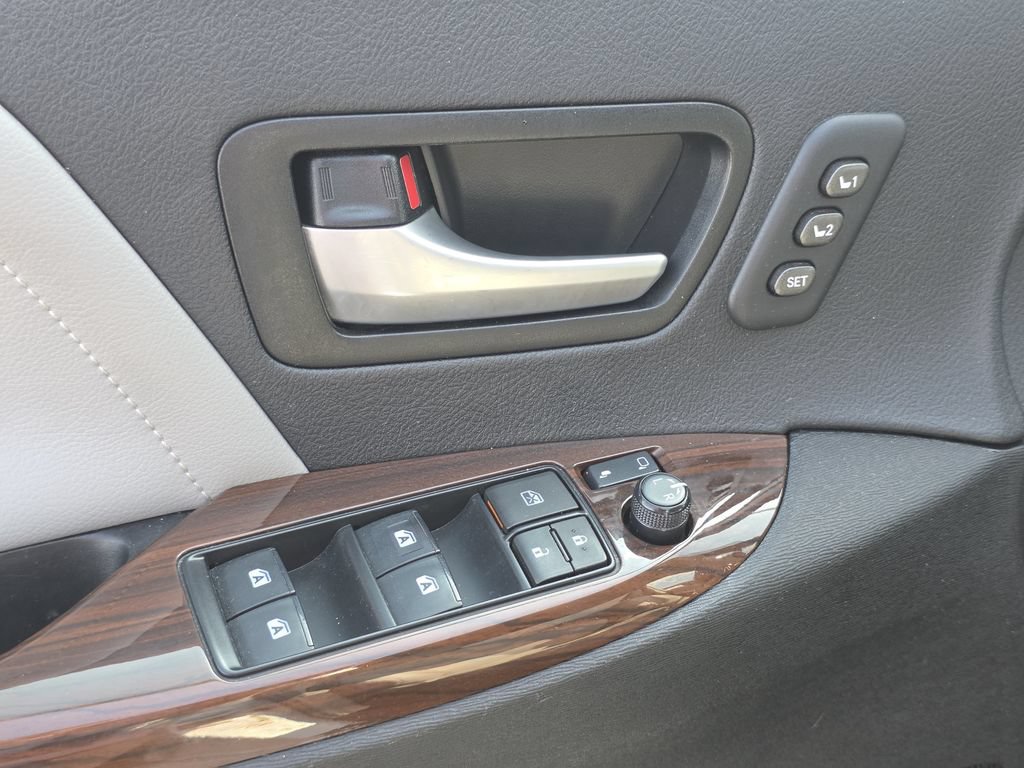 Used 2019 Toyota Sienna Limited AWD/4WD image 30